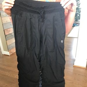 Ivivva track pants like new